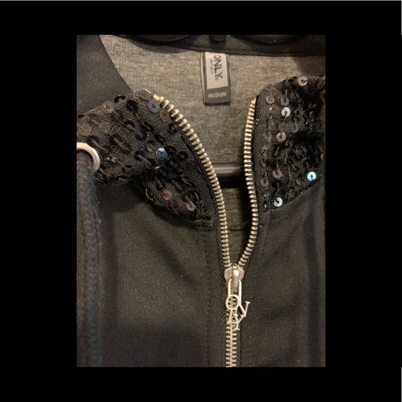 Only: Zip-Up Long Hoodie - Picture 3 of 5